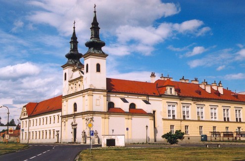 Irgalmasrendi templom Valticeben / Betegápoló Irgalmasrend Irgalmasrendi templom Valticeben